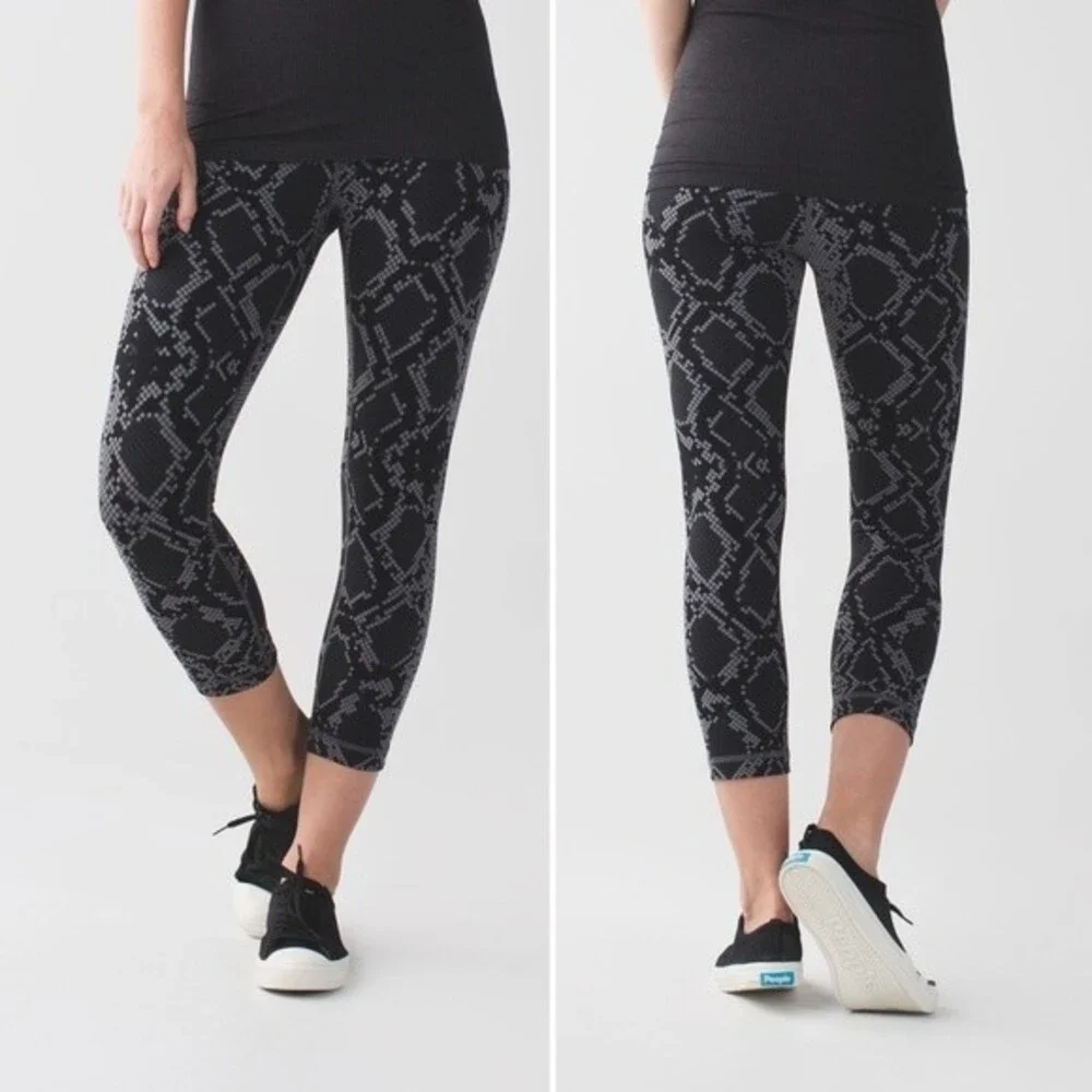 Lululemon Leggings Wunder Under High Rise Crop Ziggy Snake Slate Coal Size 6